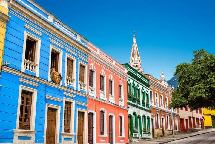Bogotá mit Monserrate und Andenkulisse, Kolumbien