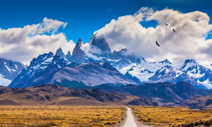 Cerro Fitz Roy in Patagonien – ikonisches Granitmassiv im Morgenlicht