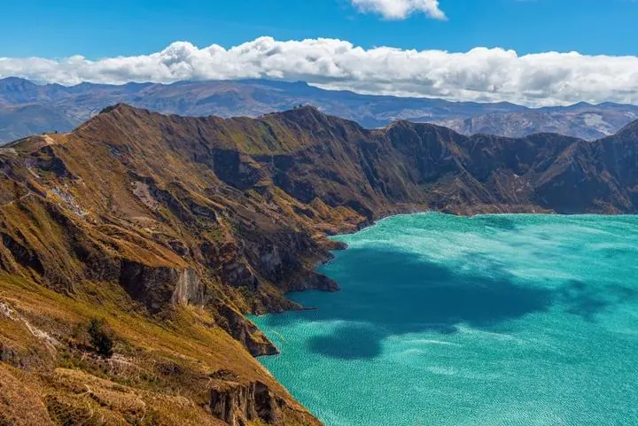 Kratersee Quilotoa in den Anden Ecuadors