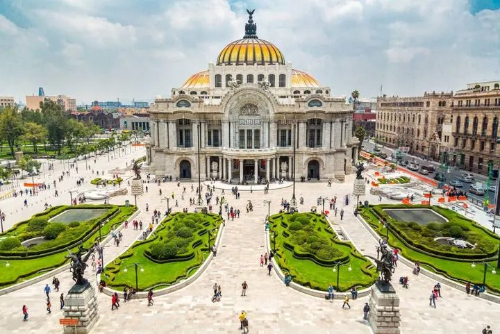 Mexico City – Palacio de Bellas Artes in der Abendstimmung